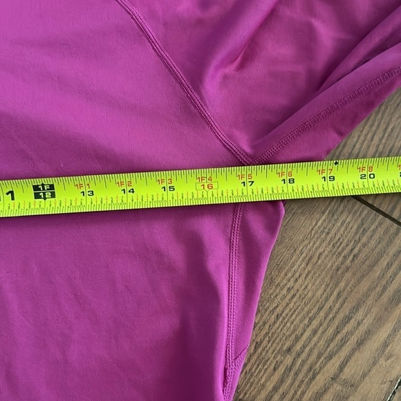 Nike Livestrong Dri Fit pullover - Picture 3 of 10